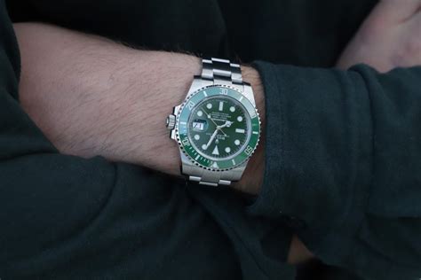 how much does a rolex submariner weigh